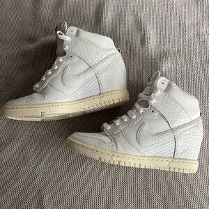 Wmns Nike Dunk Sky High White Croc Print - Size 7.5 - Pre-Owned